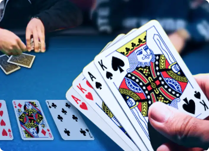 GGPoker桌面客户端与游戏内容展示